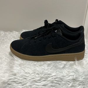 Nike court royale 2 black suede